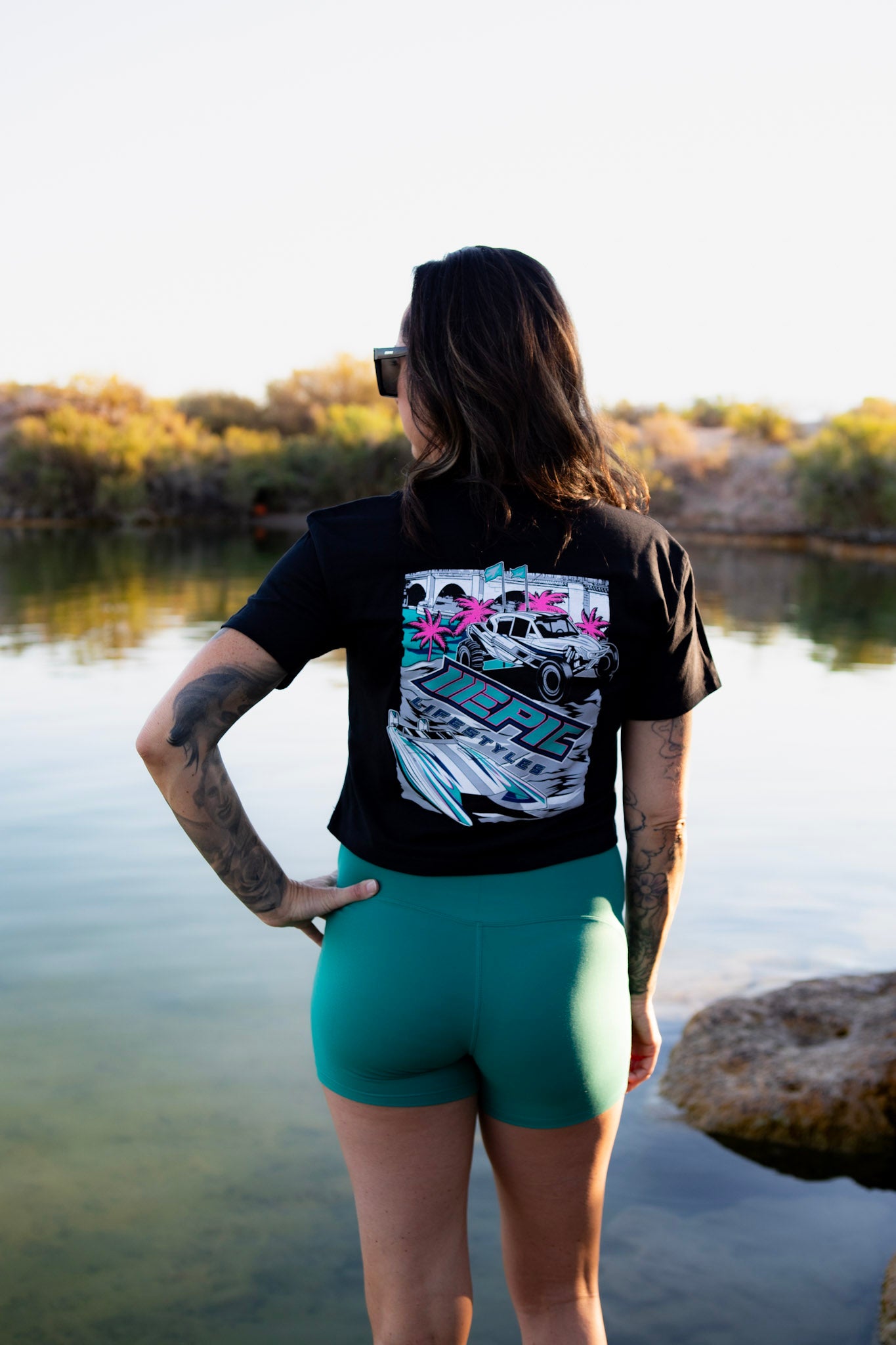 Epic lifestyle BLACK CROPPED T-SHIRT