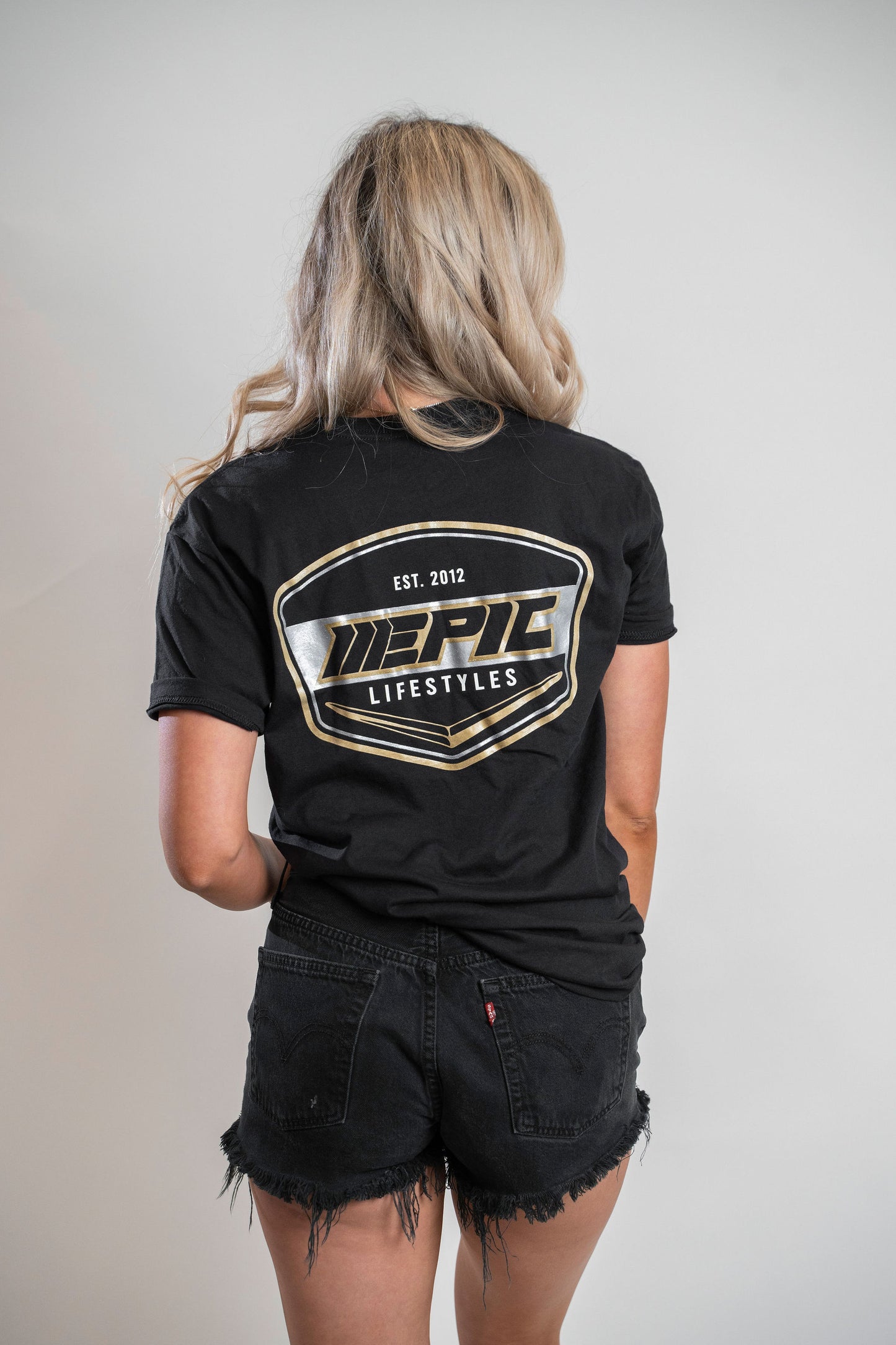 Epic lifestyle Gold UNISEX T-SHIRT BLACK