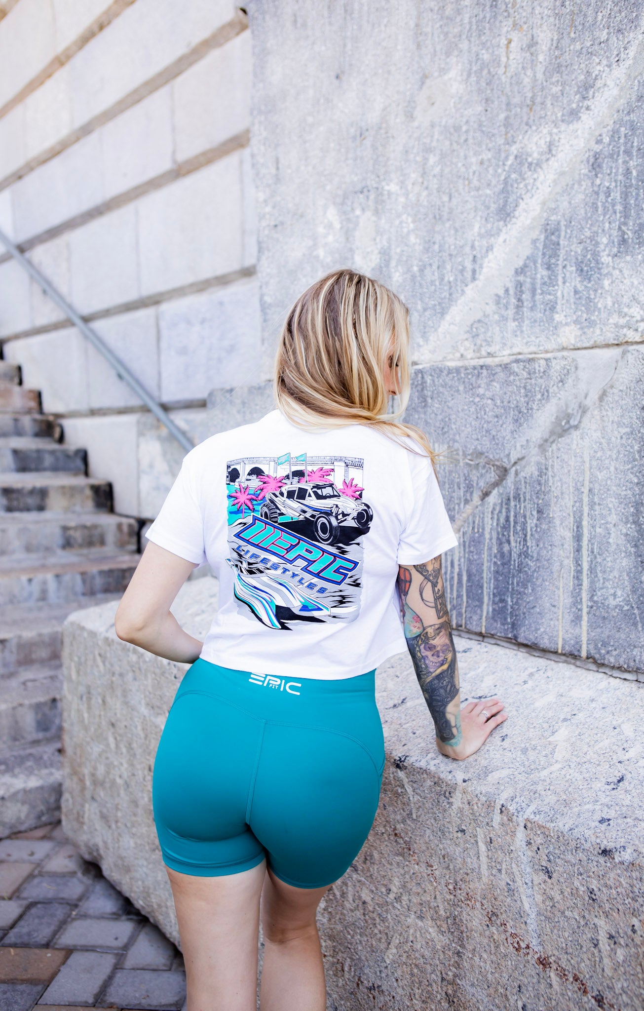 Epic lifestyle WHITE CROPPED T-SHIRT