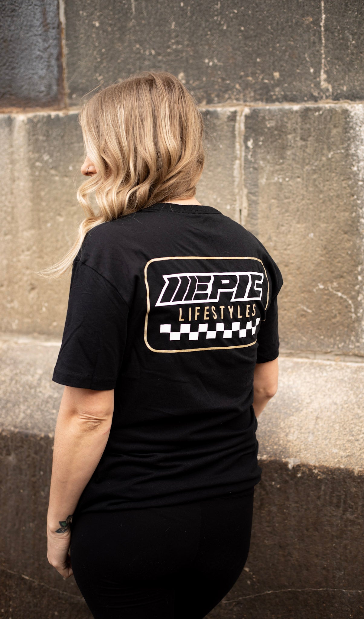 Epiclifestyles Black T-shirt New Gold checker Logo