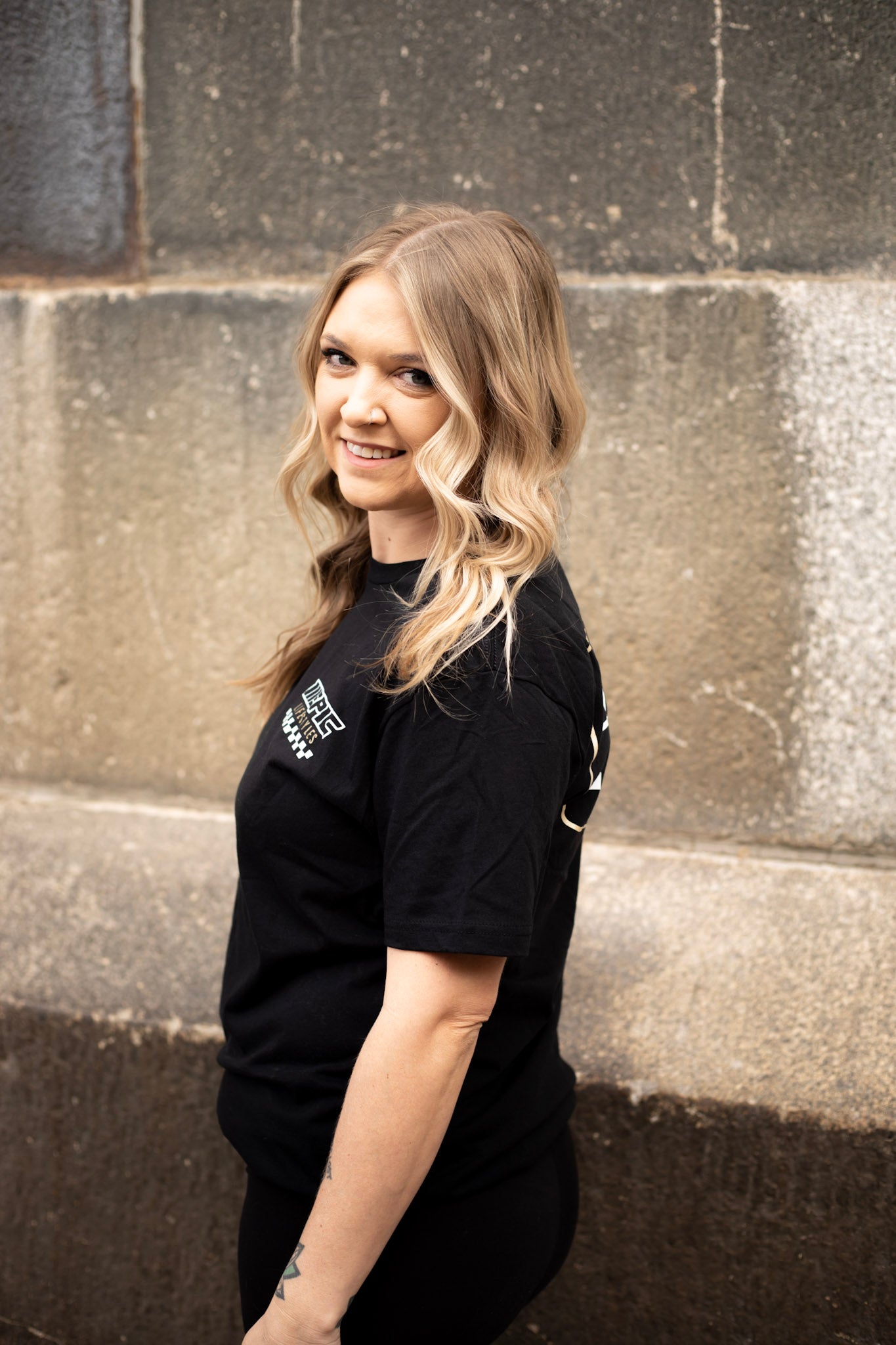 Epiclifestyles Black T-shirt New Gold checker Logo